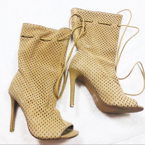 🔥MOVING SALE🔥 Steve Madden Forsaken tan suede 4” heel booties sz5 - Picture 1 of 6